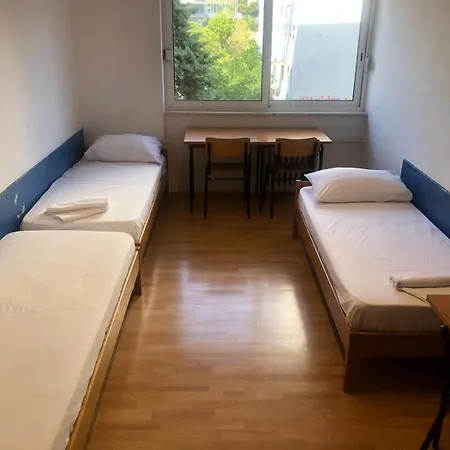 Summer Budget Hostel Split