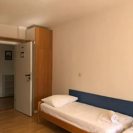 Hostel Summer Budget Split