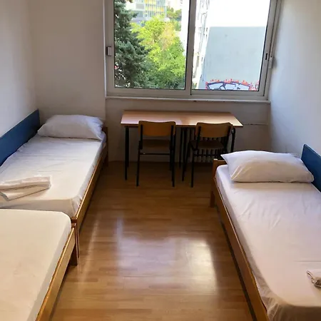 Summer Budget Hostel Split