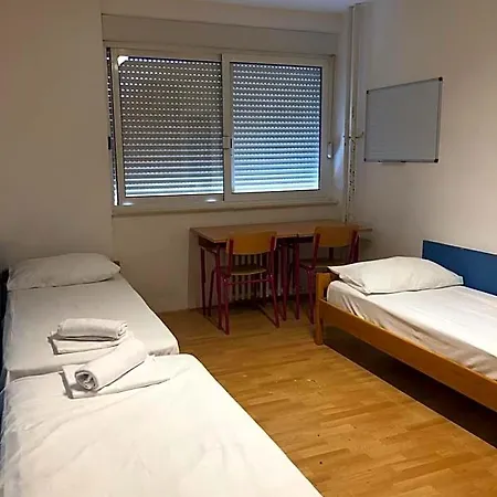 Summer Budget Vandrerhjem Split